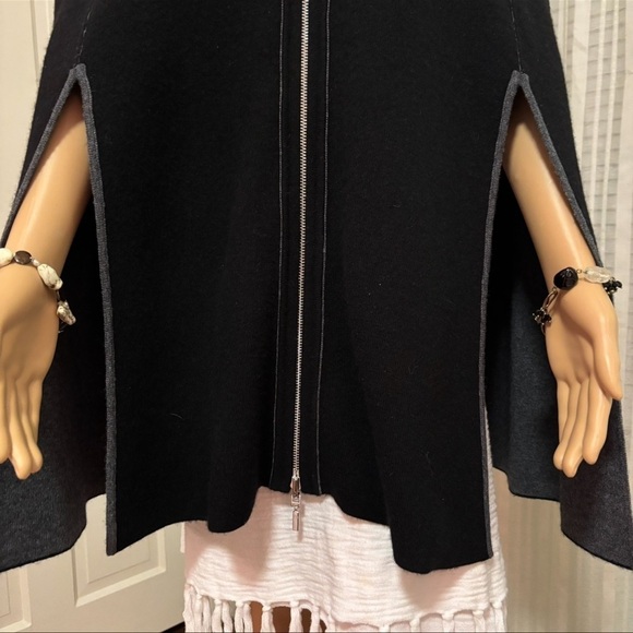 Long Drape Type Vest Reversible Black and Gray Excellent Condition Large to XL - Picture 4 of 6